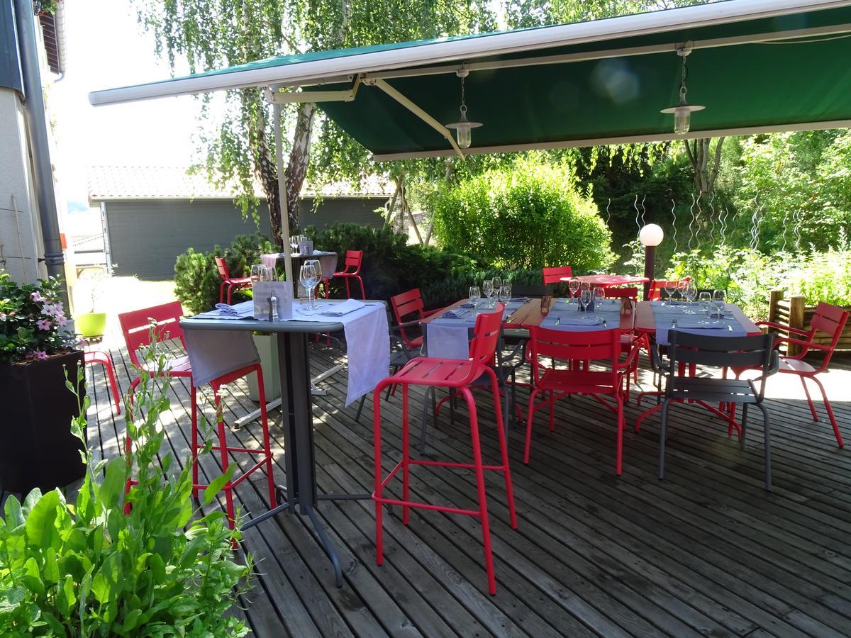 Logis Hotel Restaurant La Tour Dunières Kültér fotó